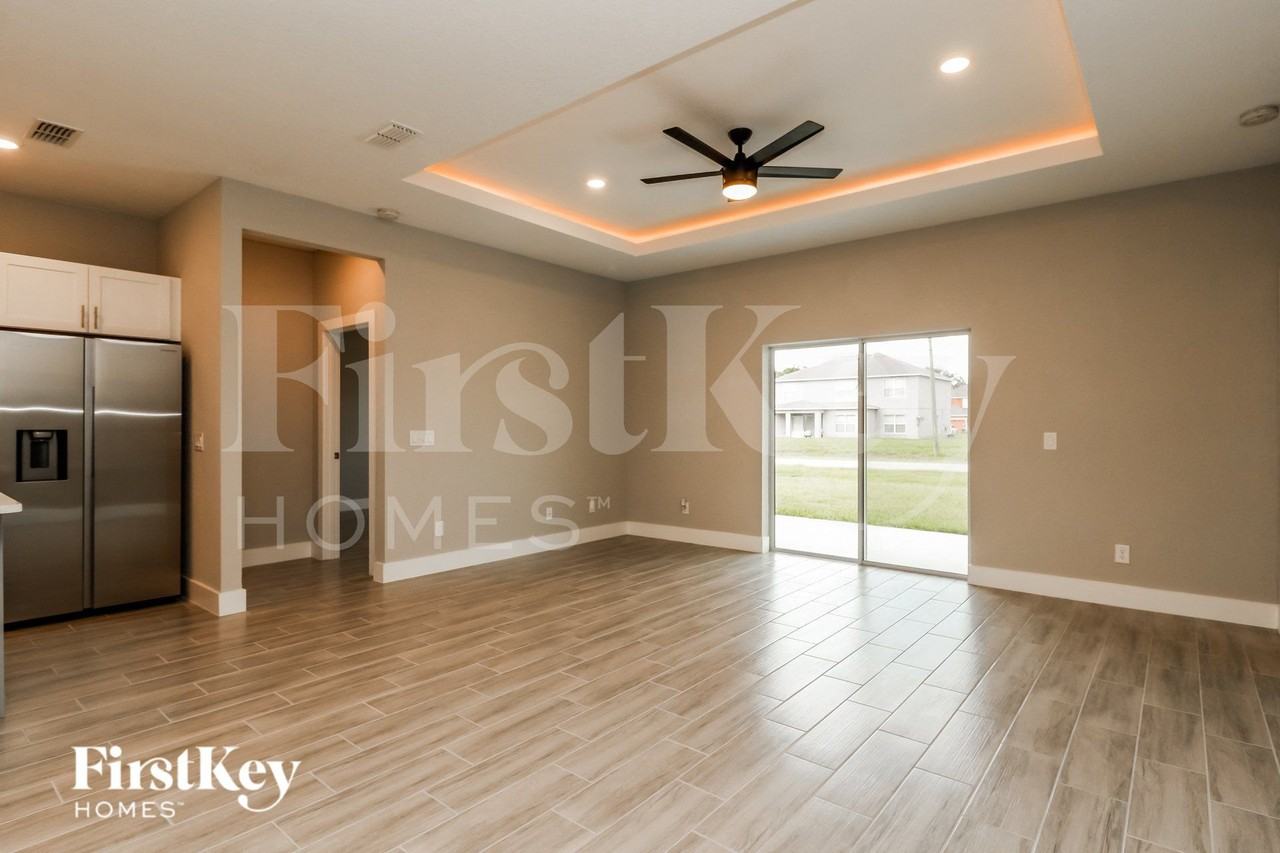 327 Churchill Ct - Photo 5 of 15