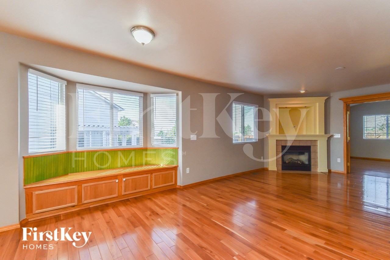 8036 Oliver Rd - Photo 2 of 15