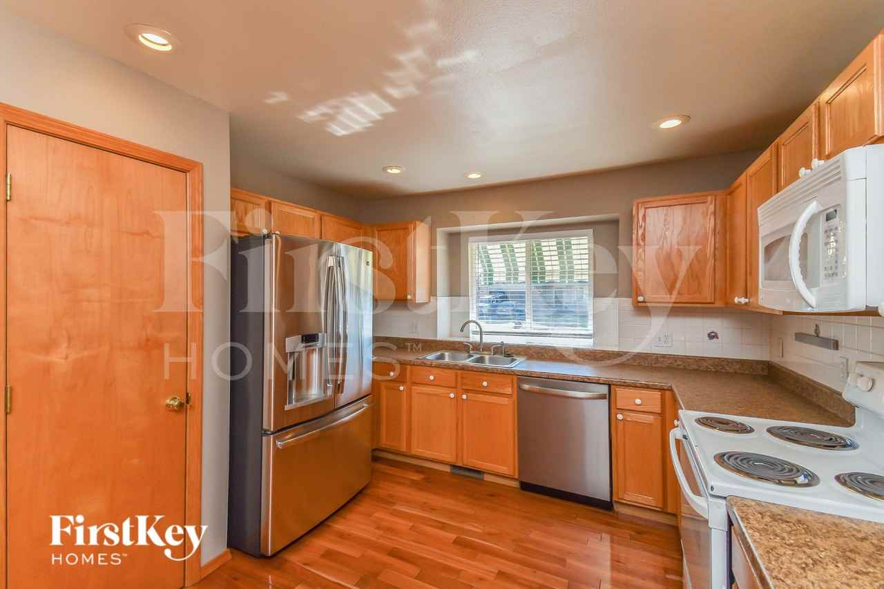 8036 Oliver Rd - Photo 7 of 15