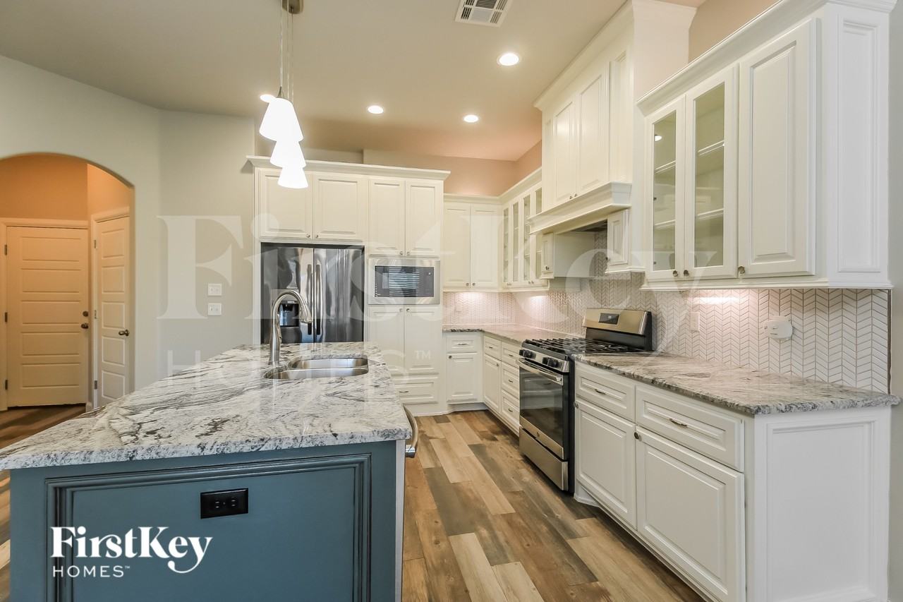 13904 Hutchinson Pl - Photo 6 of 15