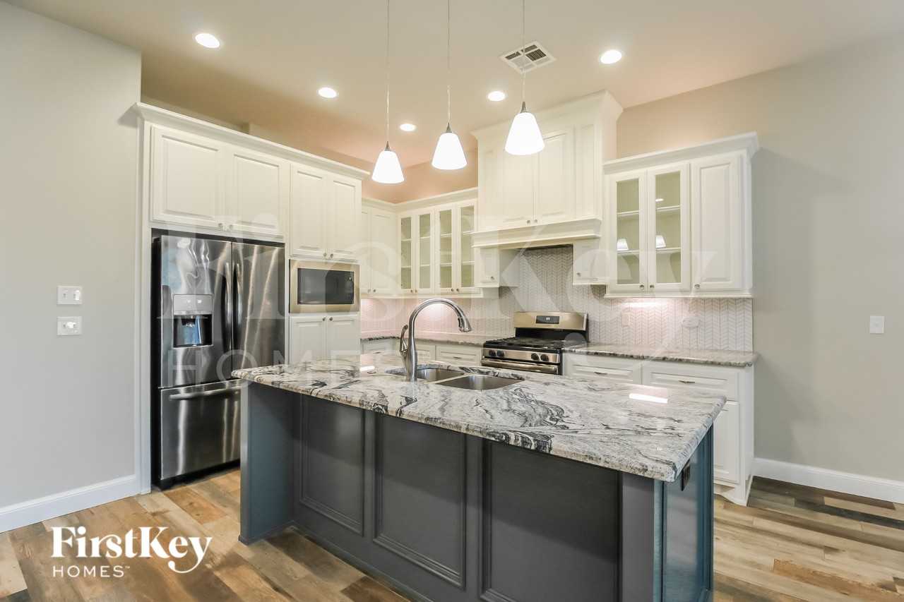 13904 Hutchinson Pl - Photo 7 of 15