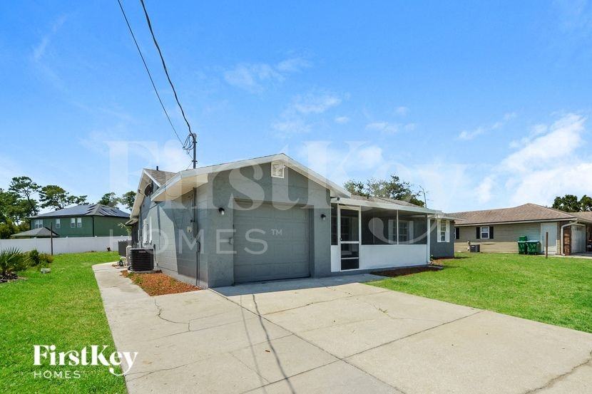 2864 Jewel Ave - Photo 2 of 15