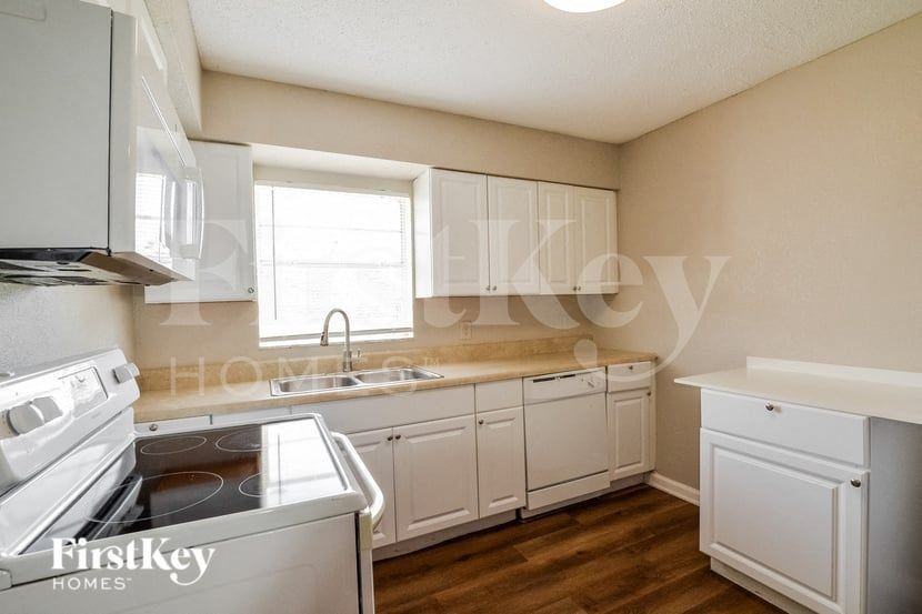 2864 Jewel Ave - Photo 6 of 15