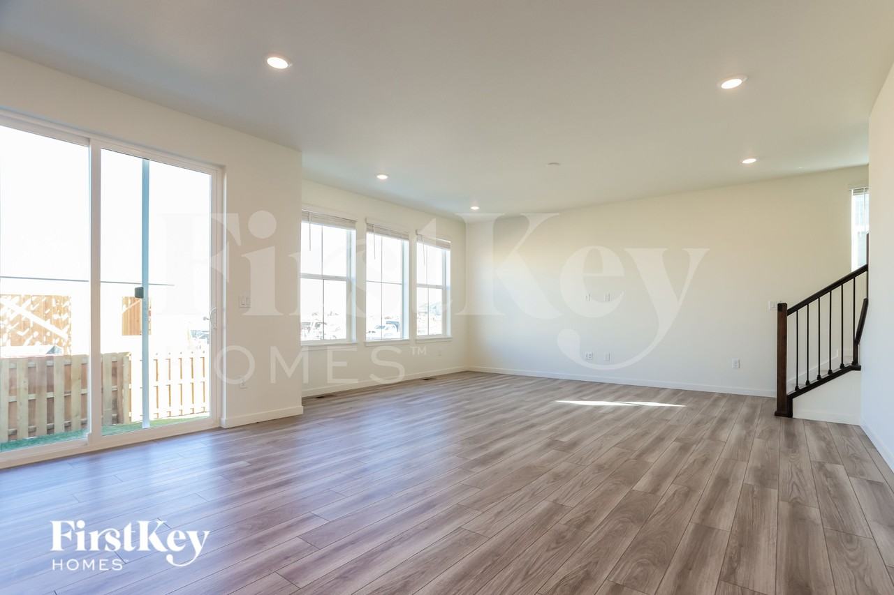 13169 E 110th Ave - Photo 3 of 15