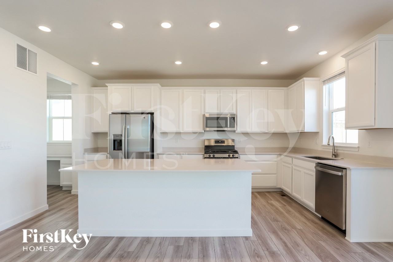 13169 E 110th Ave - Photo 5 of 15