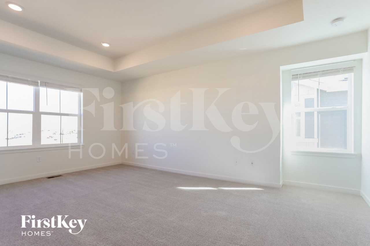 13169 E 110th Ave - Photo 7 of 15