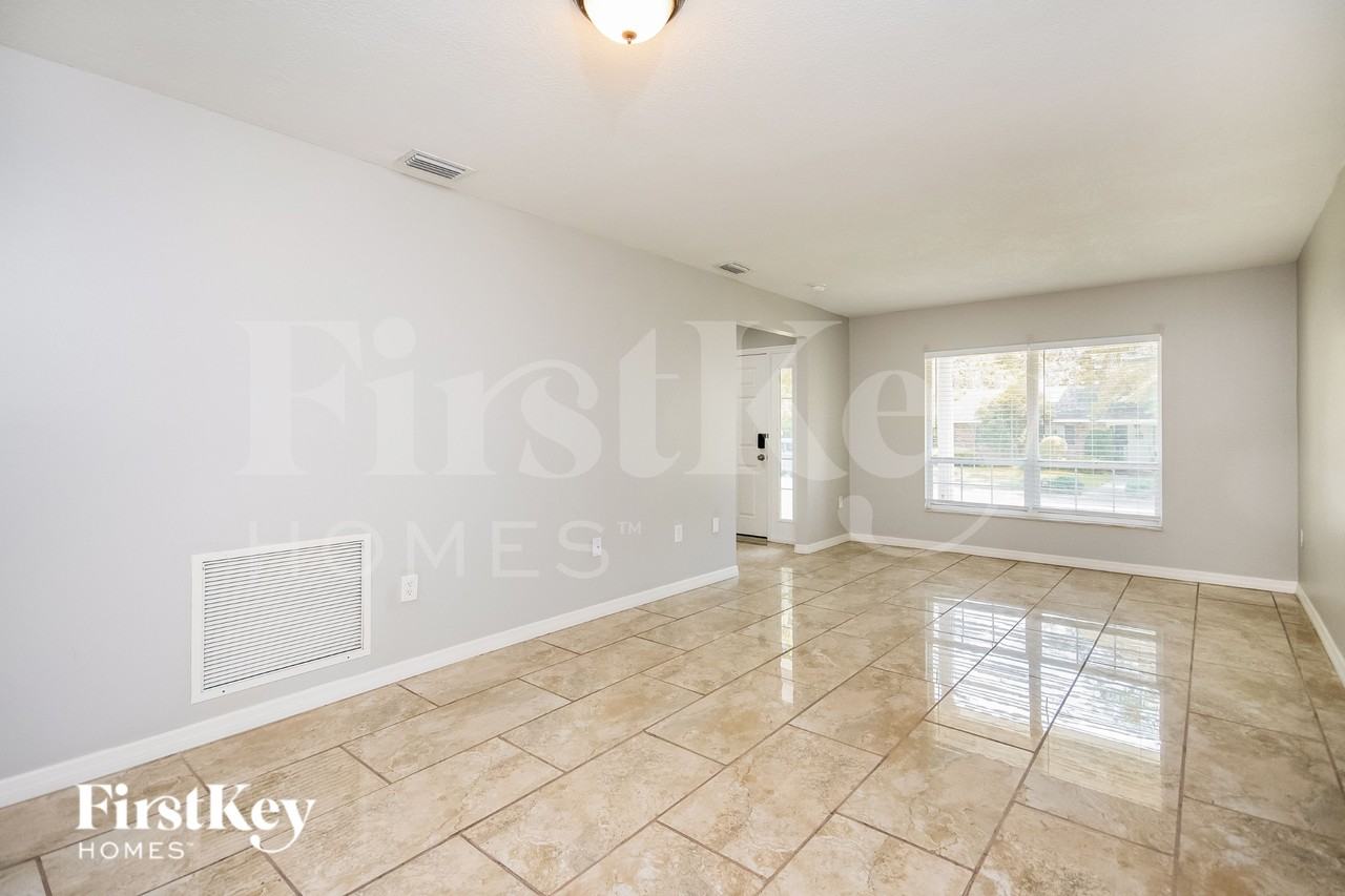 815 Lake Elbert Court - Photo 5 of 16