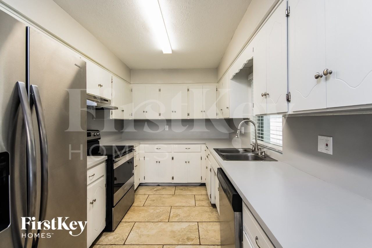 815 Lake Elbert Court - Photo 7 of 16