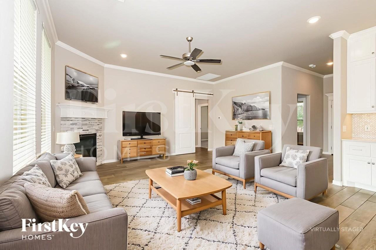 616 Texoma Dr - Photo 3 of 19