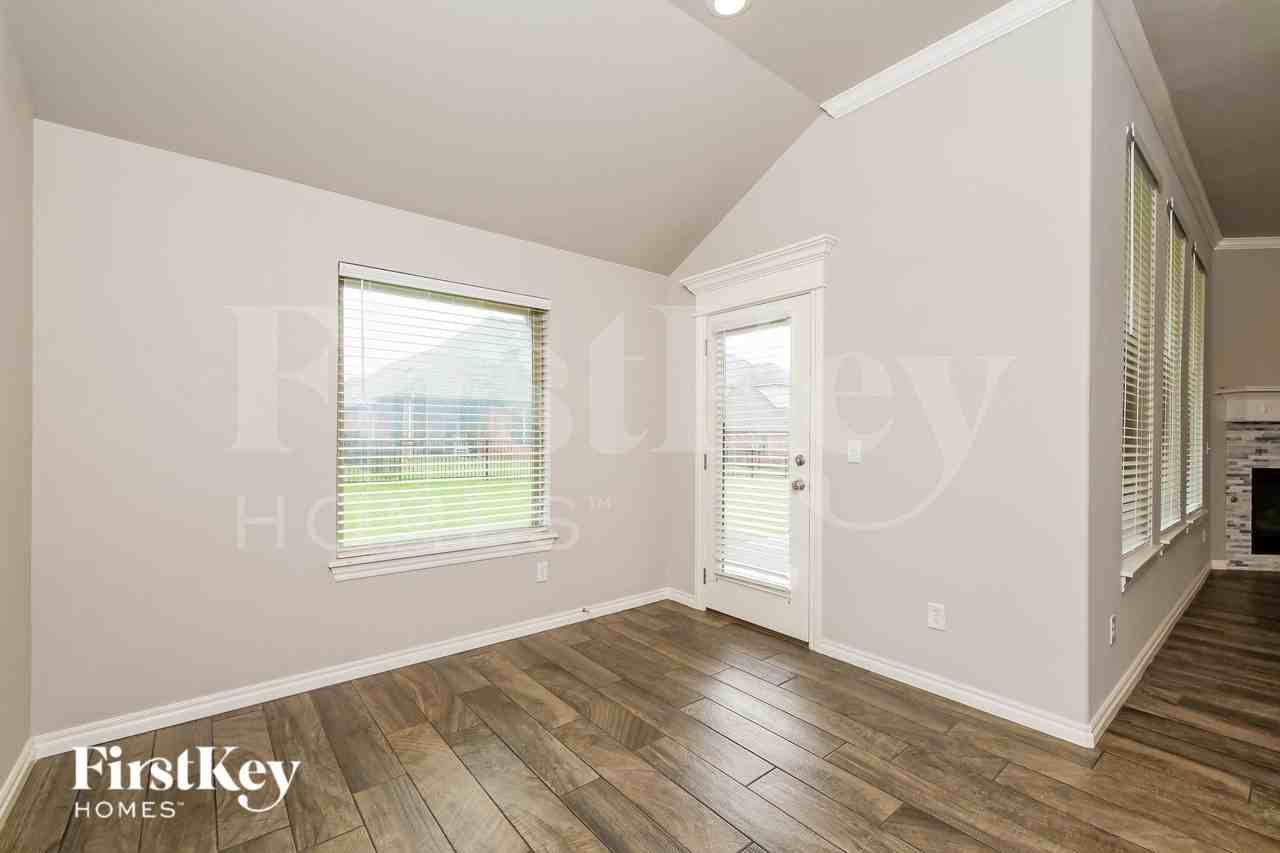 616 Texoma Dr - Photo 5 of 19