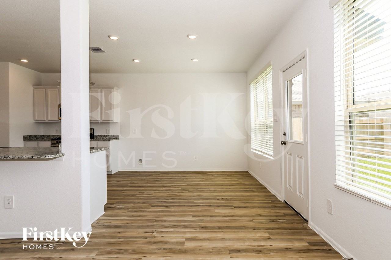 23939 Steep Climb Dr - Photo 4 of 15