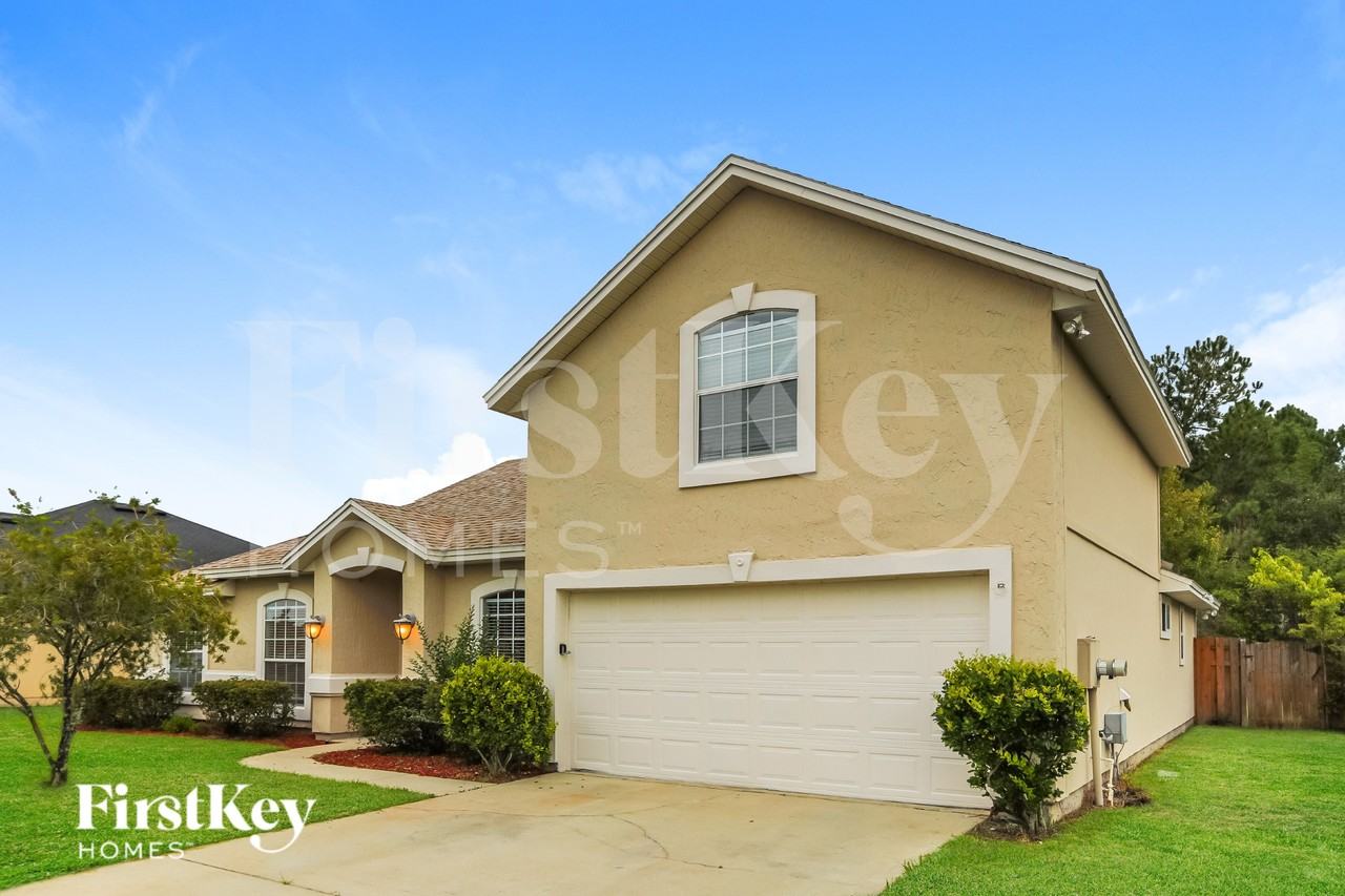 2447 Royal Pointe Dr - Photo 3 of 15