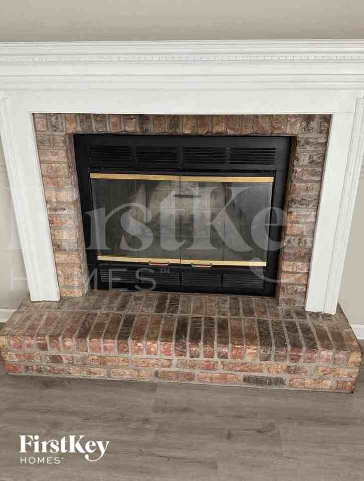 962 Andover Dr - Photo 3 of 10