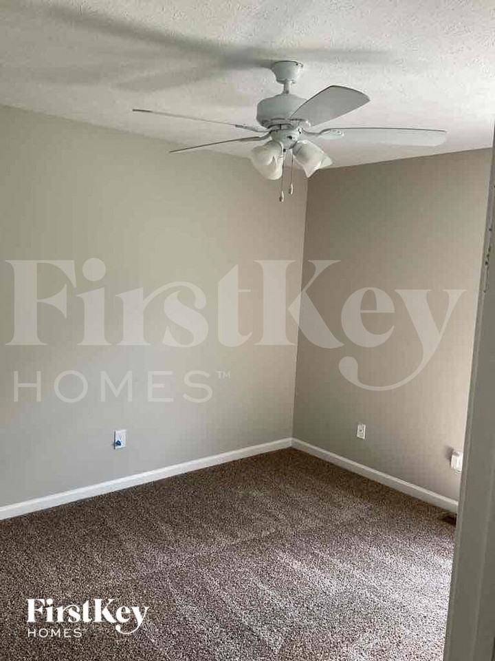 962 Andover Dr - Photo 7 of 10