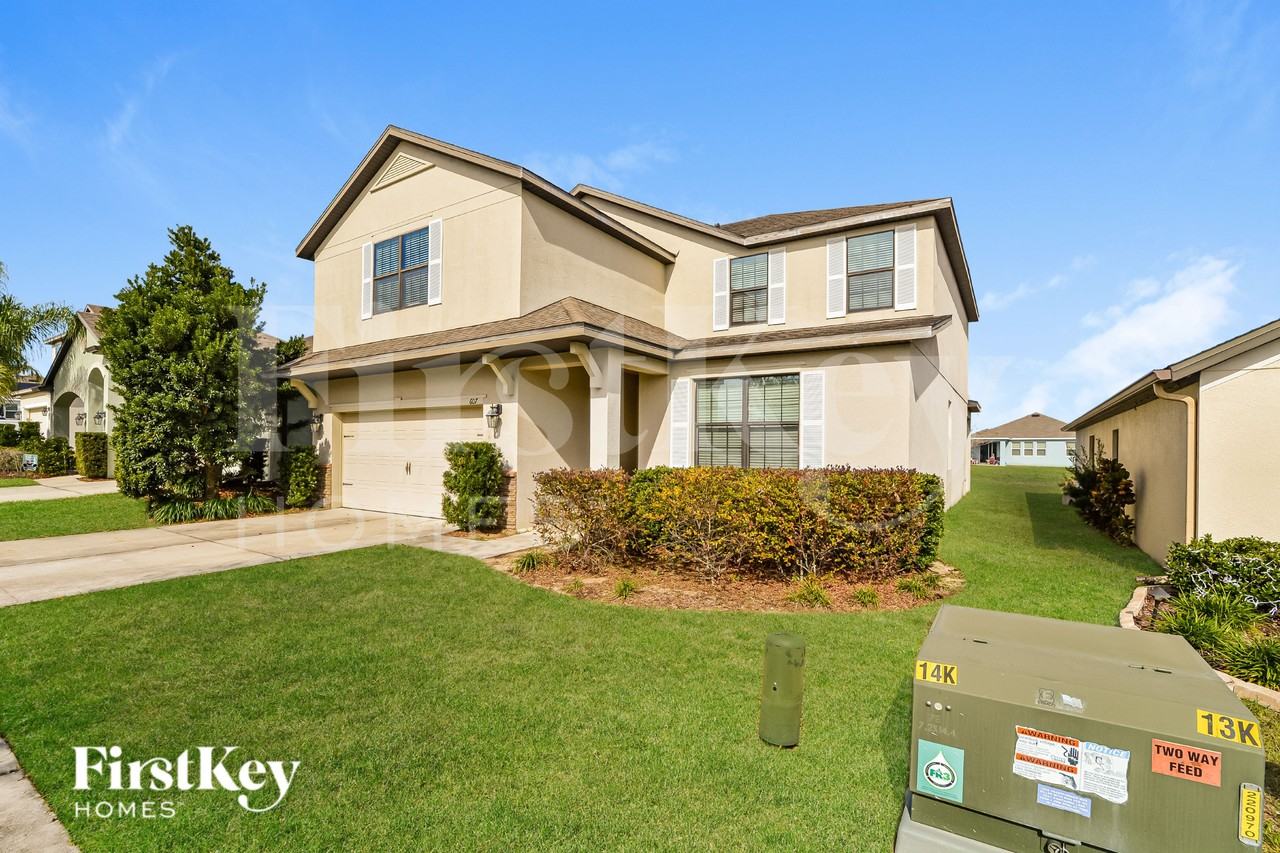 607 Silverthorn Pl - Photo 2 of 19