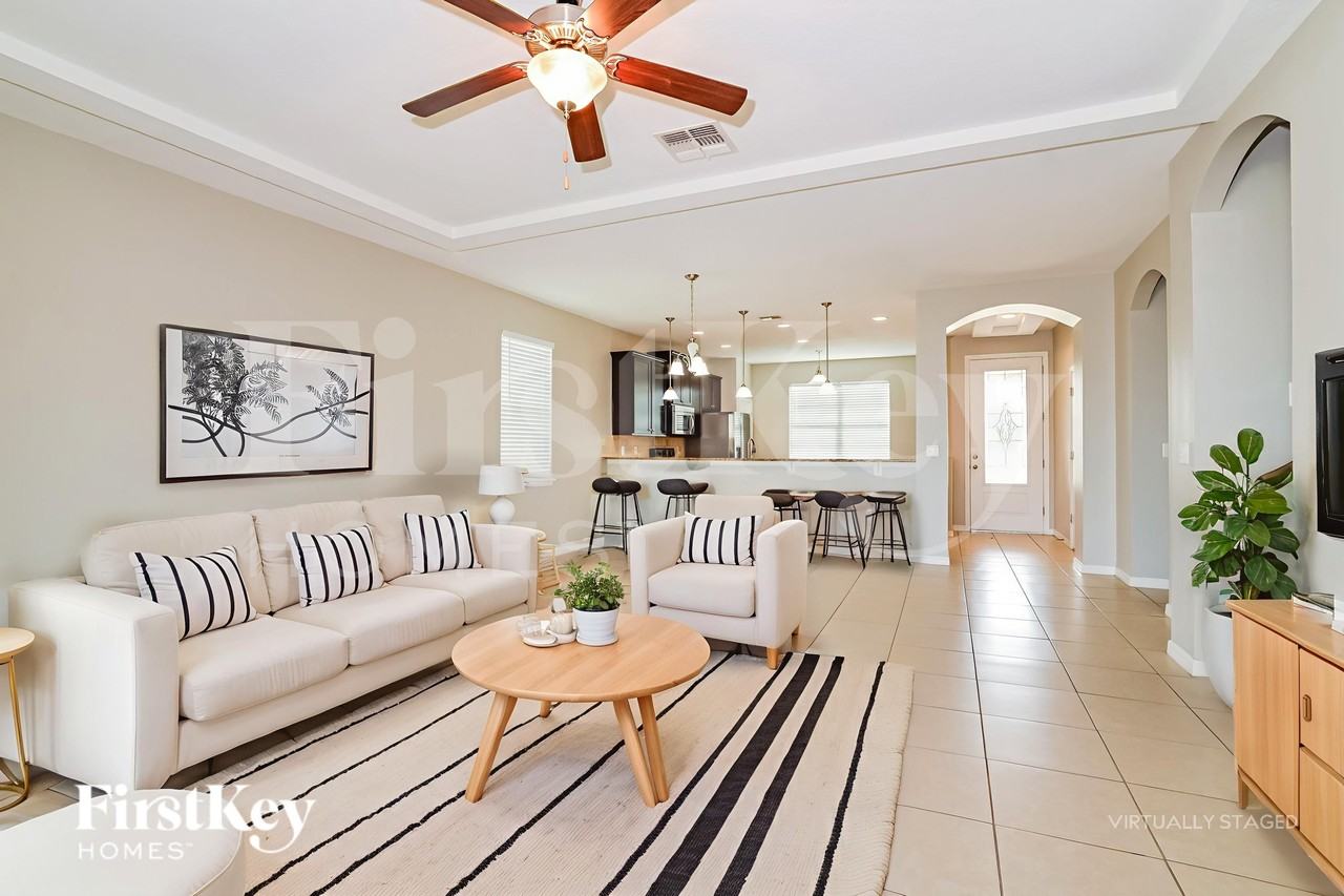 607 Silverthorn Pl - Photo 4 of 19