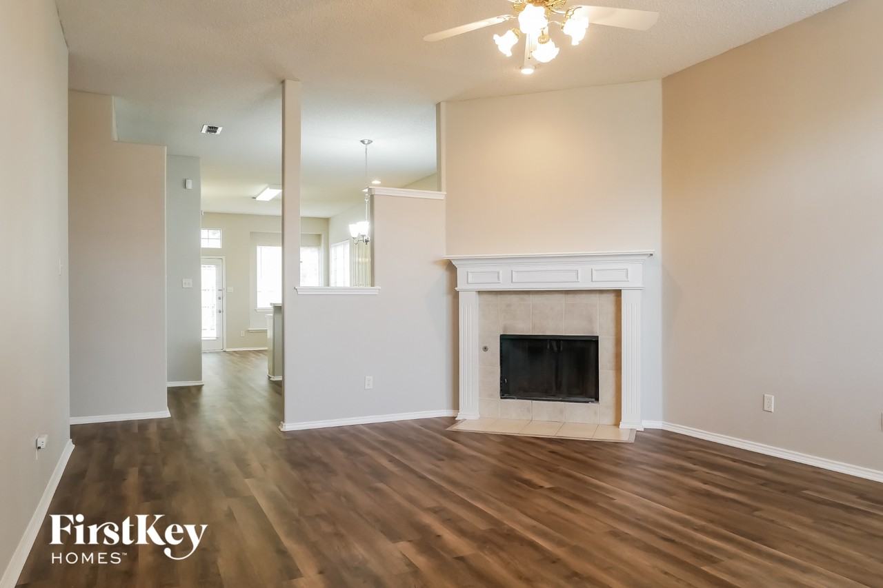 9097 Brushy Creek Trl - Photo 3 of 15