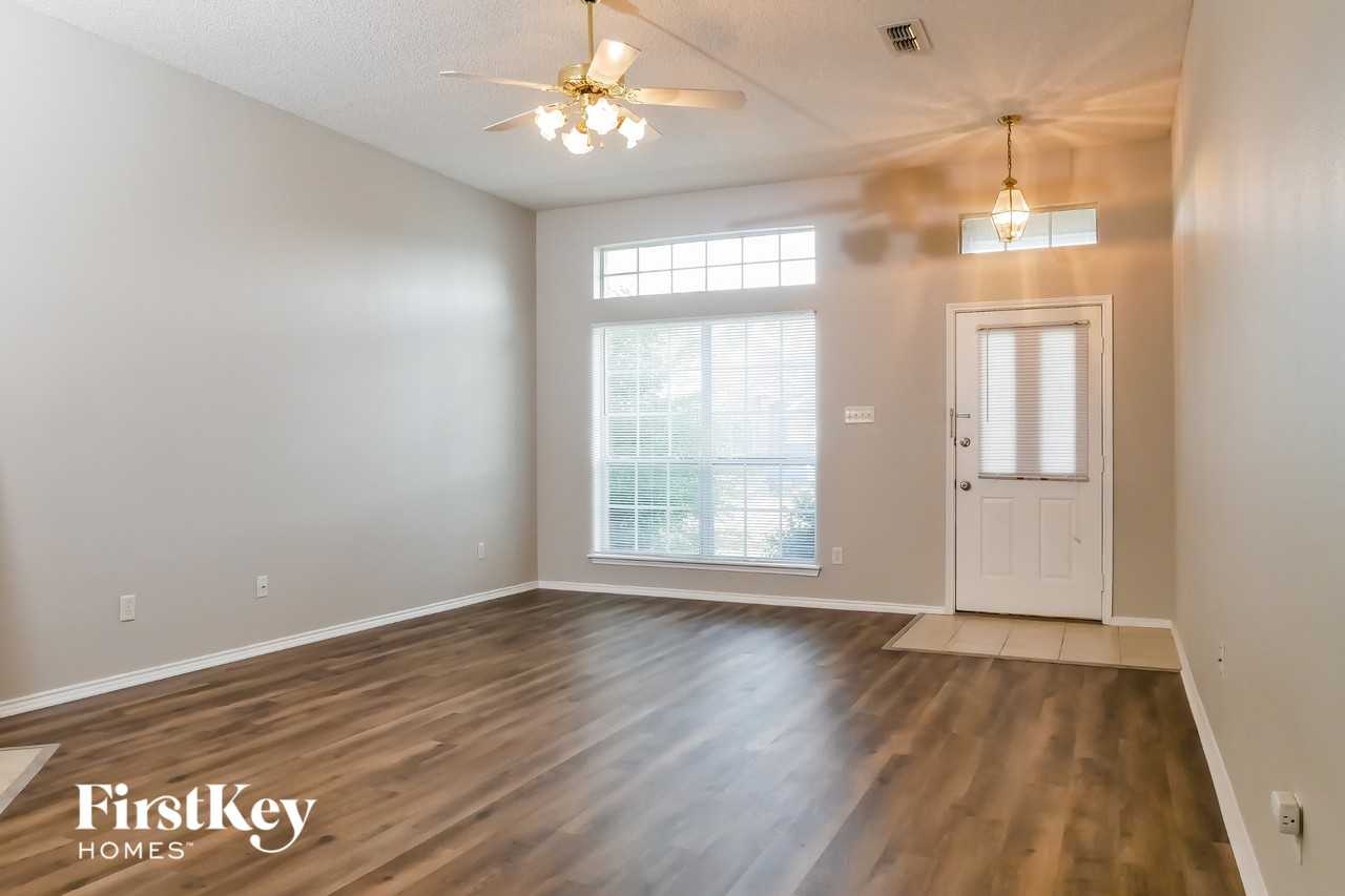 9097 Brushy Creek Trl - Photo 4 of 15