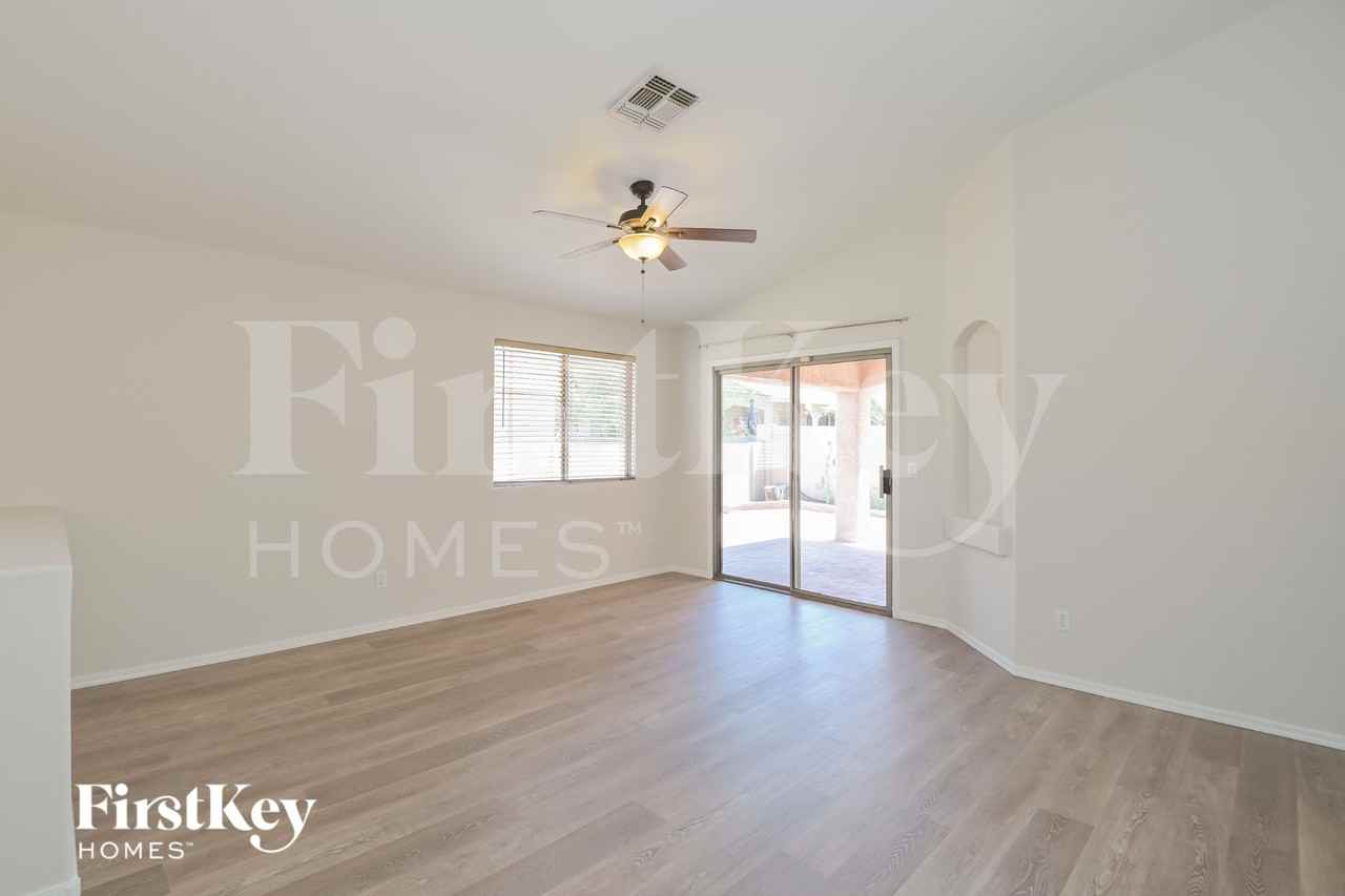 6951 W Red Rock Dr - Photo 2 of 15