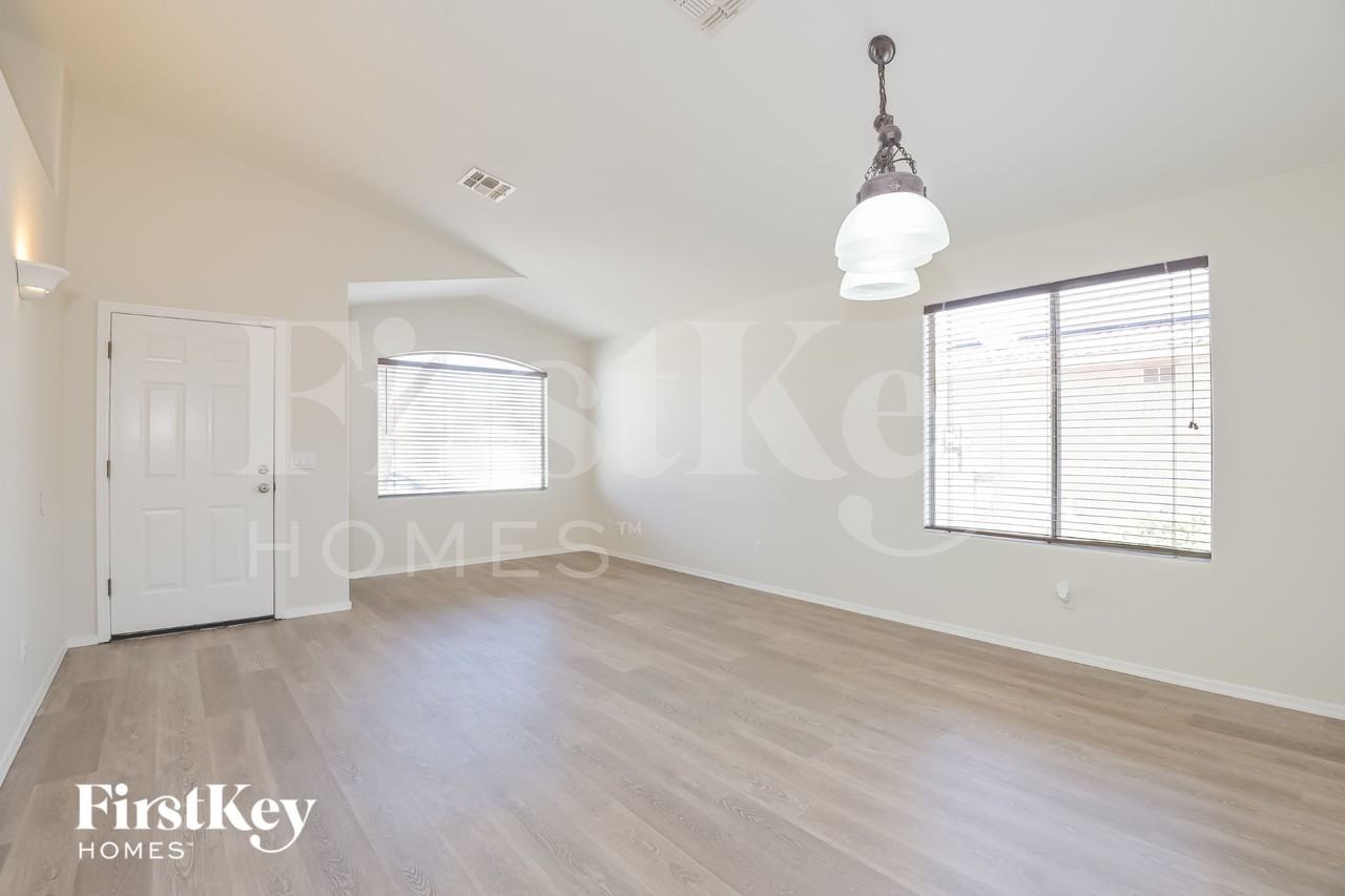 6951 W Red Rock Dr - Photo 3 of 15