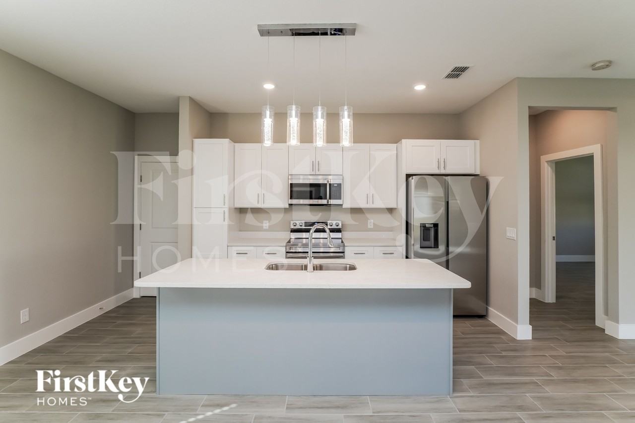 1666 Redfin Dr - Photo 4 of 15