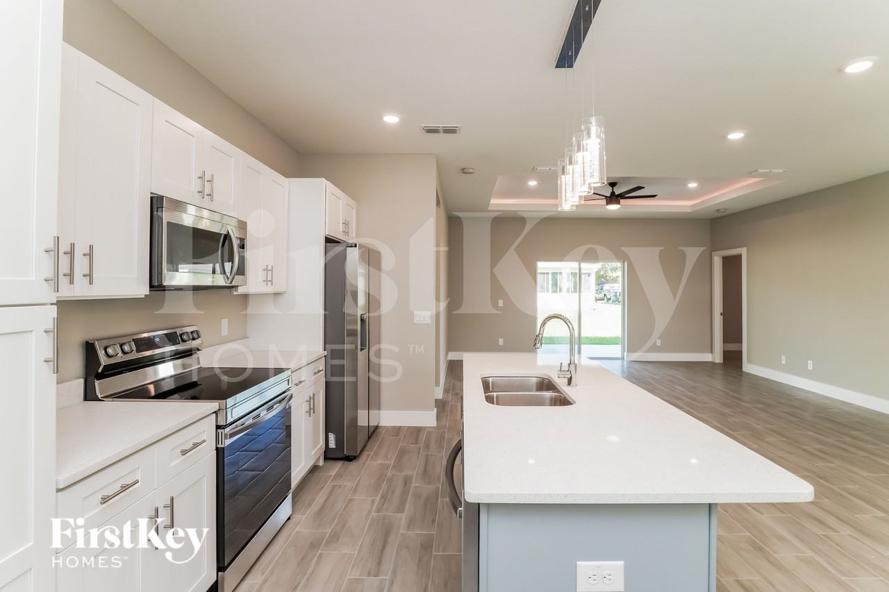 1666 Redfin Dr - Photo 5 of 15