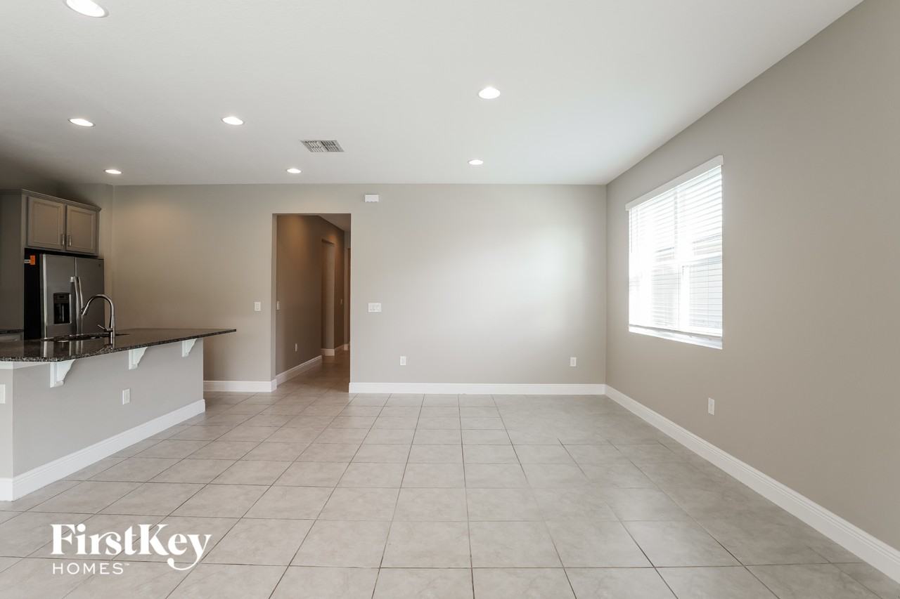 1246 Stratton Ave - Photo 3 of 15