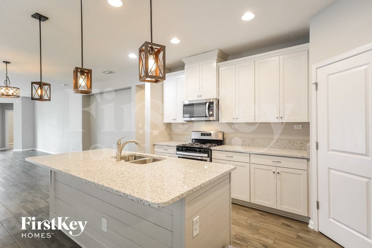 273 Ferndale Way - Photo 5 of 16