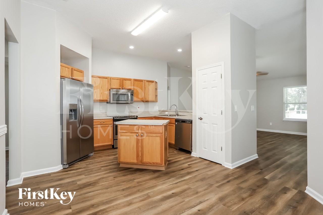 14107 Summer Breeze Dr E - Photo 7 of 15