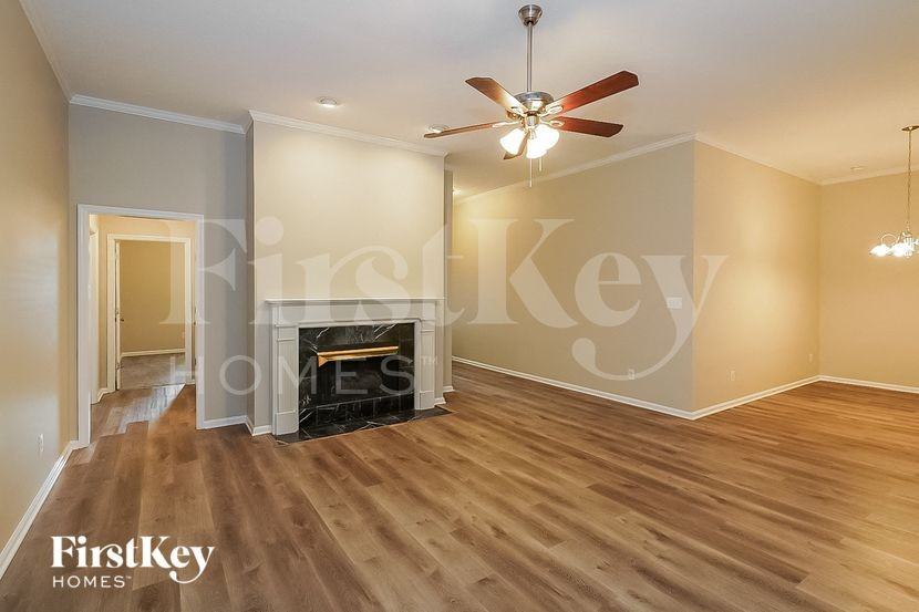 339 Bayhill Dr - Photo 2 of 15