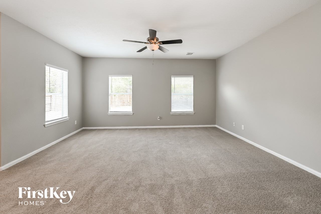 6610 Albion Cresent Dr - Photo 2 of 15