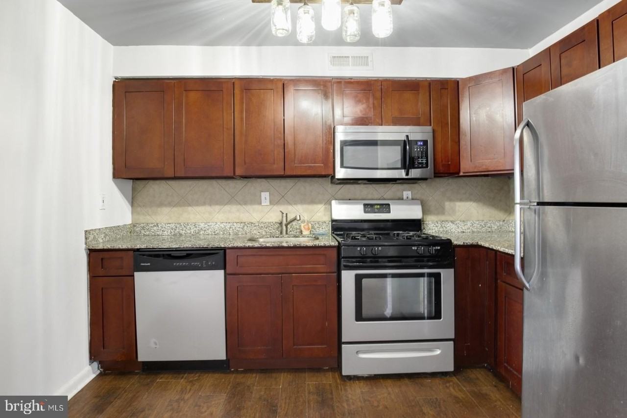 240 W Girard Ave Apt 3 #3 - Photo 5 of 20