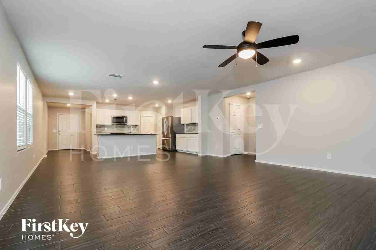 7203 N 125th Dr - Photo 3 of 15