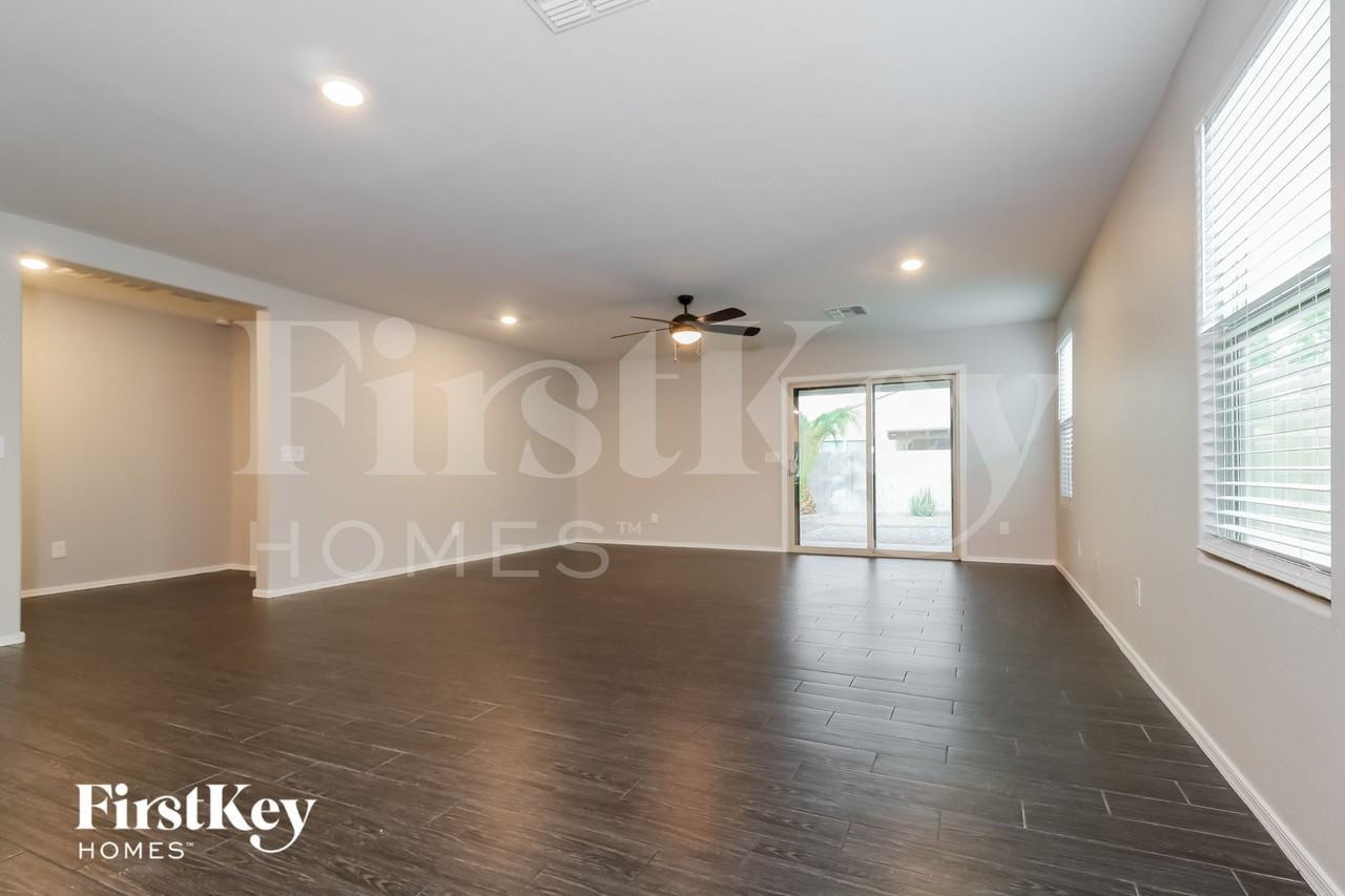 7203 N 125th Dr - Photo 5 of 15