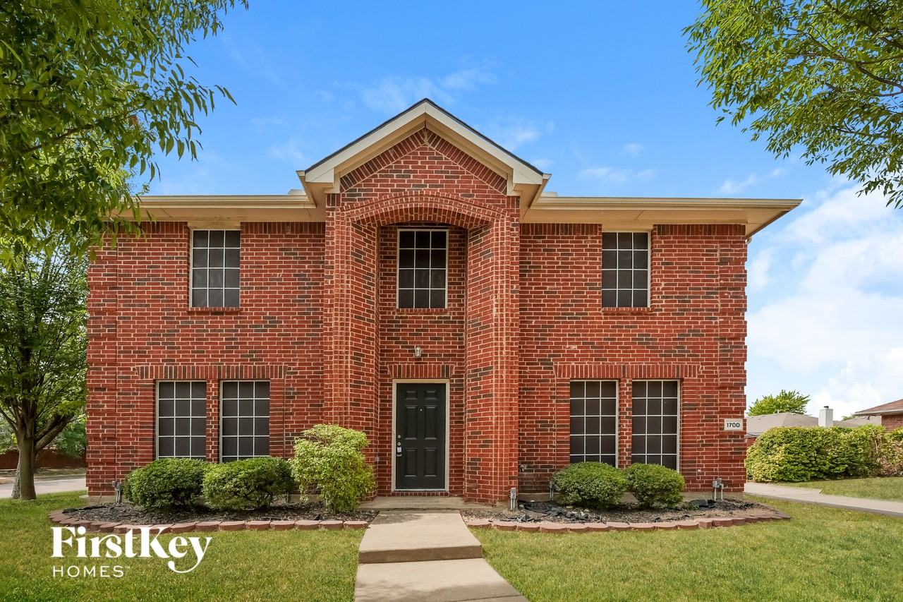 1700 Worthington Lane