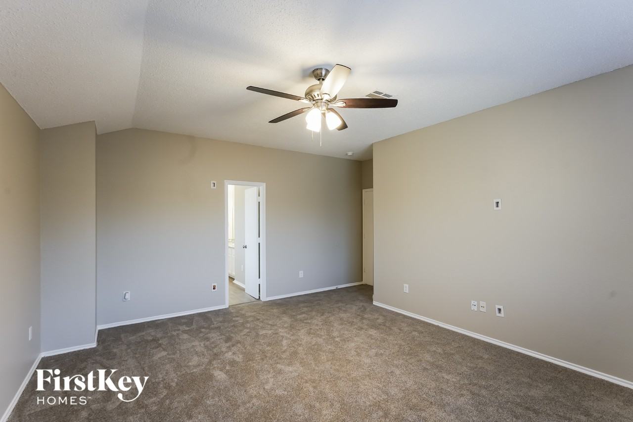 1700 Worthington Ln - Photo 7 of 15