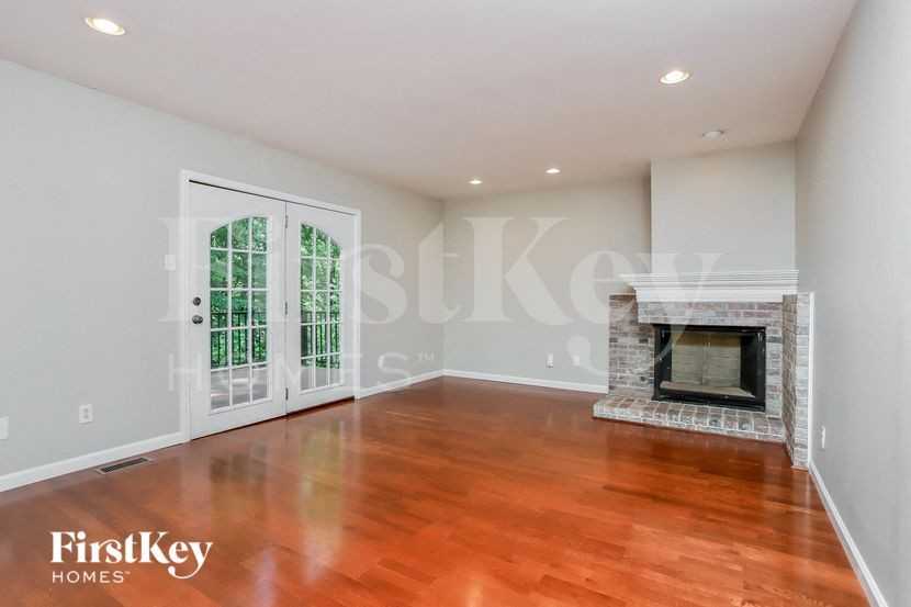 1387 Still House Creek Rd - Photo 4 of 15