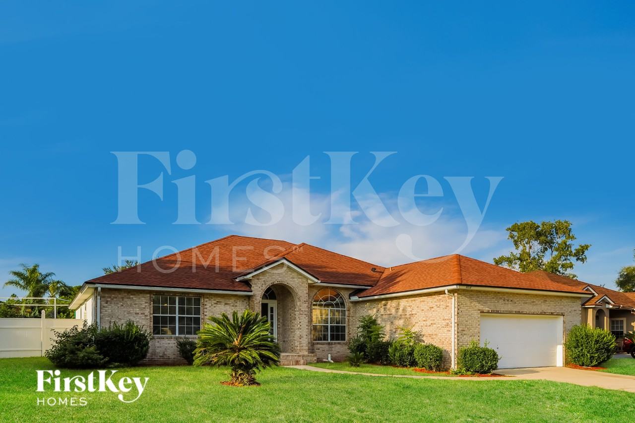 5510 Bristol Bay Ln N - Photo 2 of 15