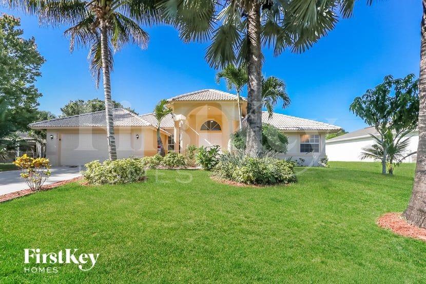 562 Southwest Dairy Road - Photo 2 of 15