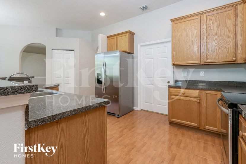 562 Southwest Dairy Road - Photo 6 of 15