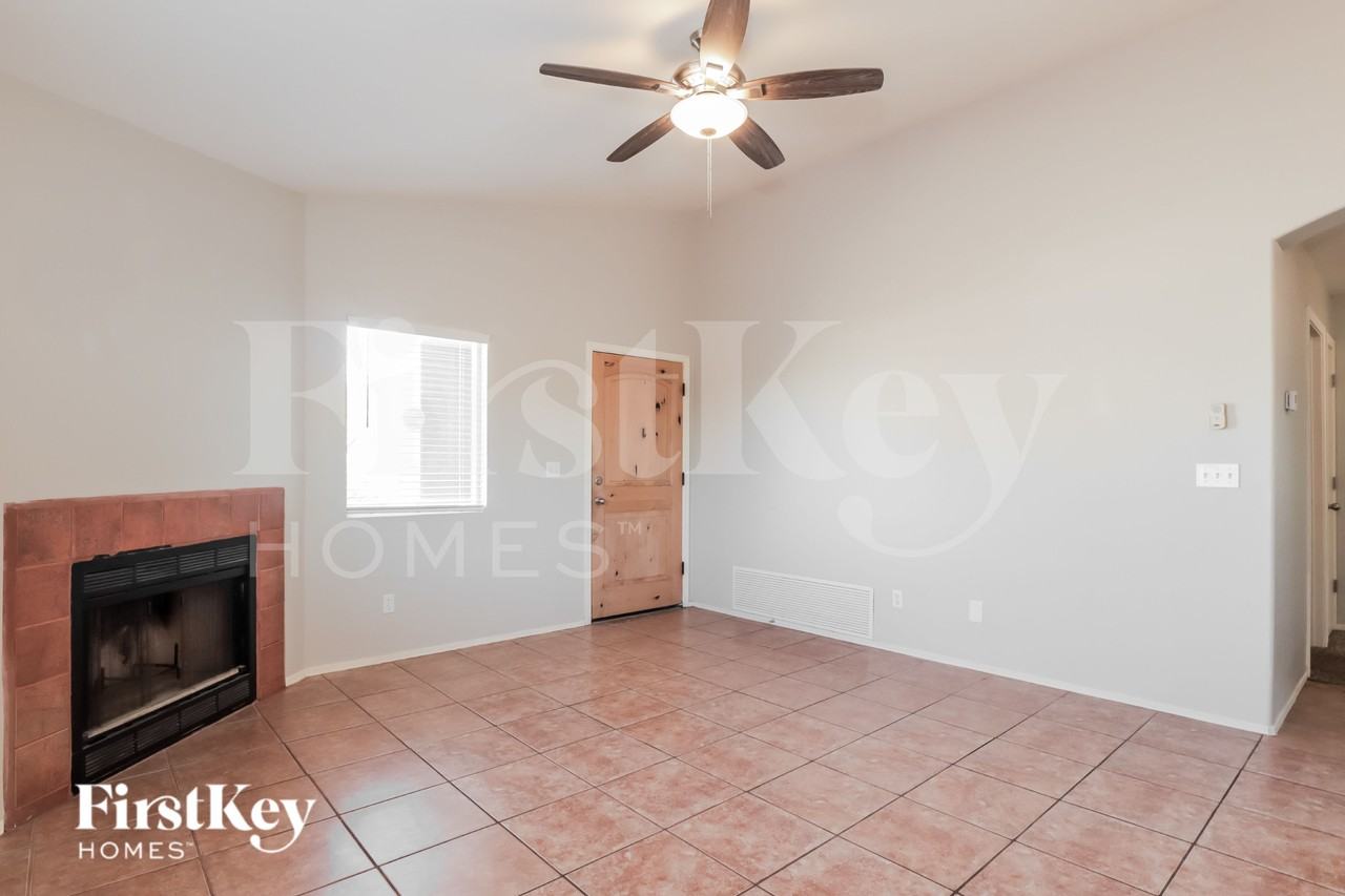 3392 W Vía Campana De Oro - Photo 2 of 19