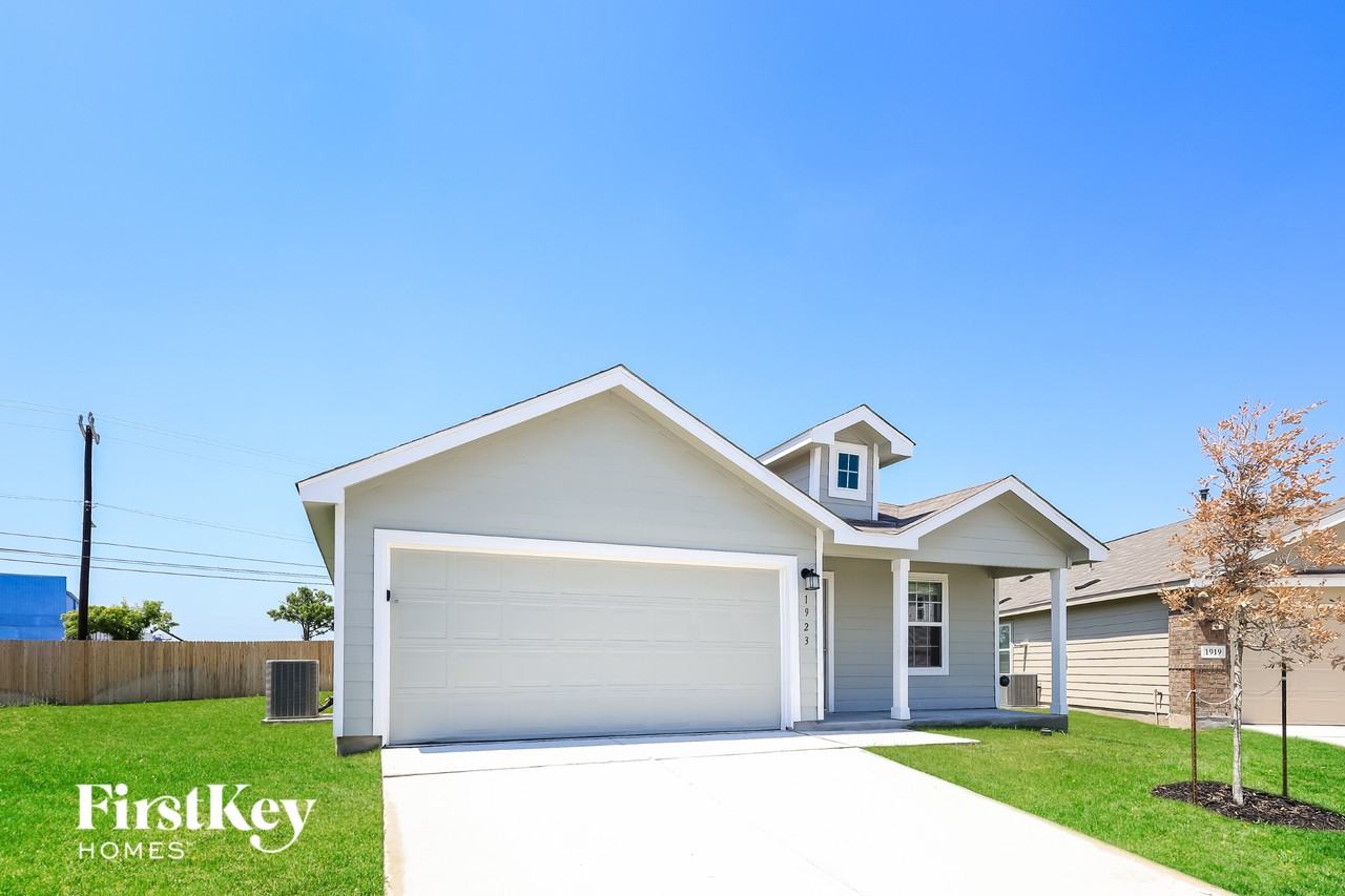 1923 Morse Way - Photo 3 of 15