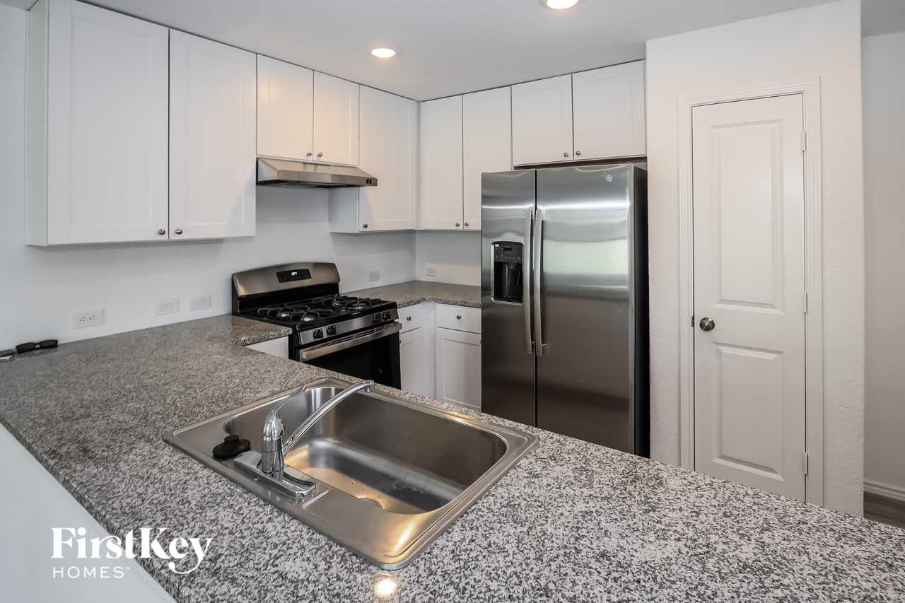 1923 Morse Way - Photo 5 of 15