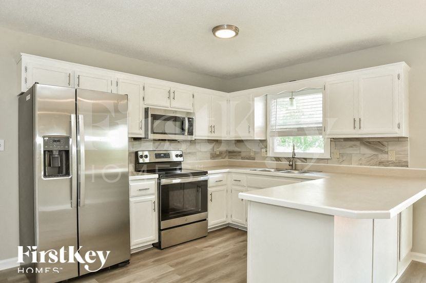 632 Fallbrook Ln - Photo 6 of 15