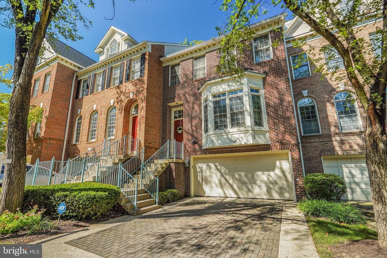 150 Rees Pl - Photo 2 of 47