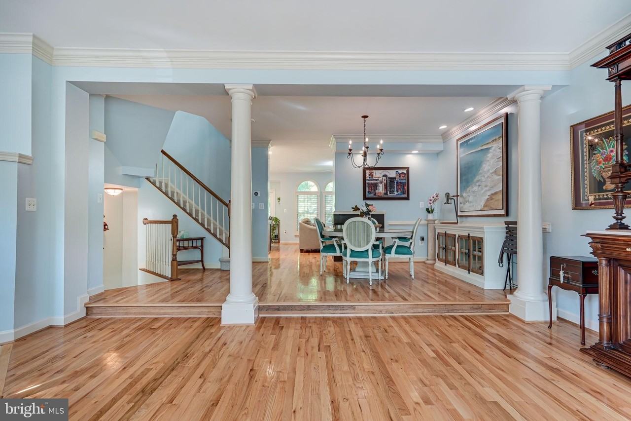 150 Rees Pl - Photo 7 of 47