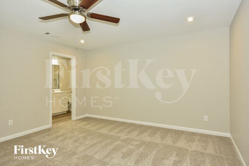 111 Norwich Ct - Photo 7 of 15