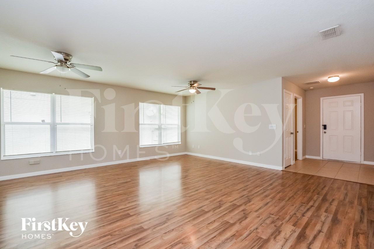 315 Willowbay Ridge St - Photo 2 of 15