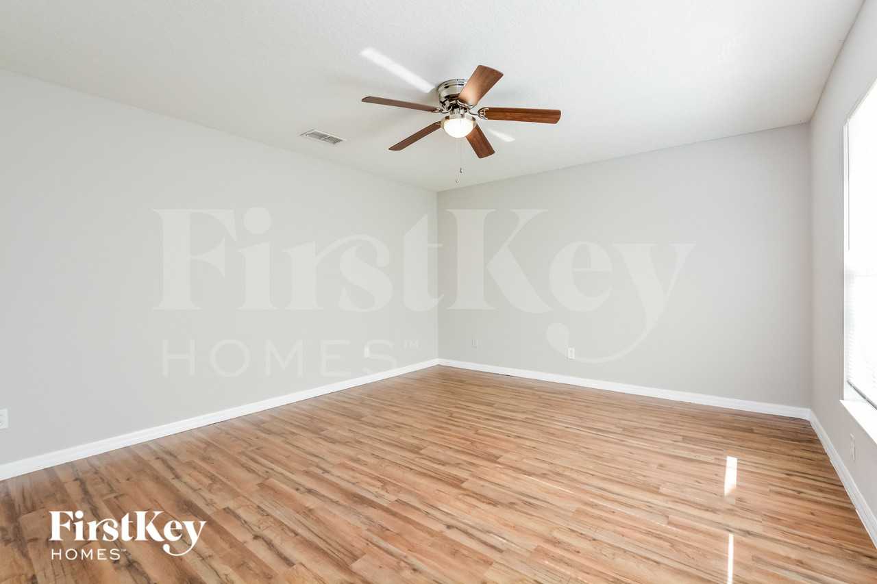 315 Willowbay Ridge St - Photo 7 of 15