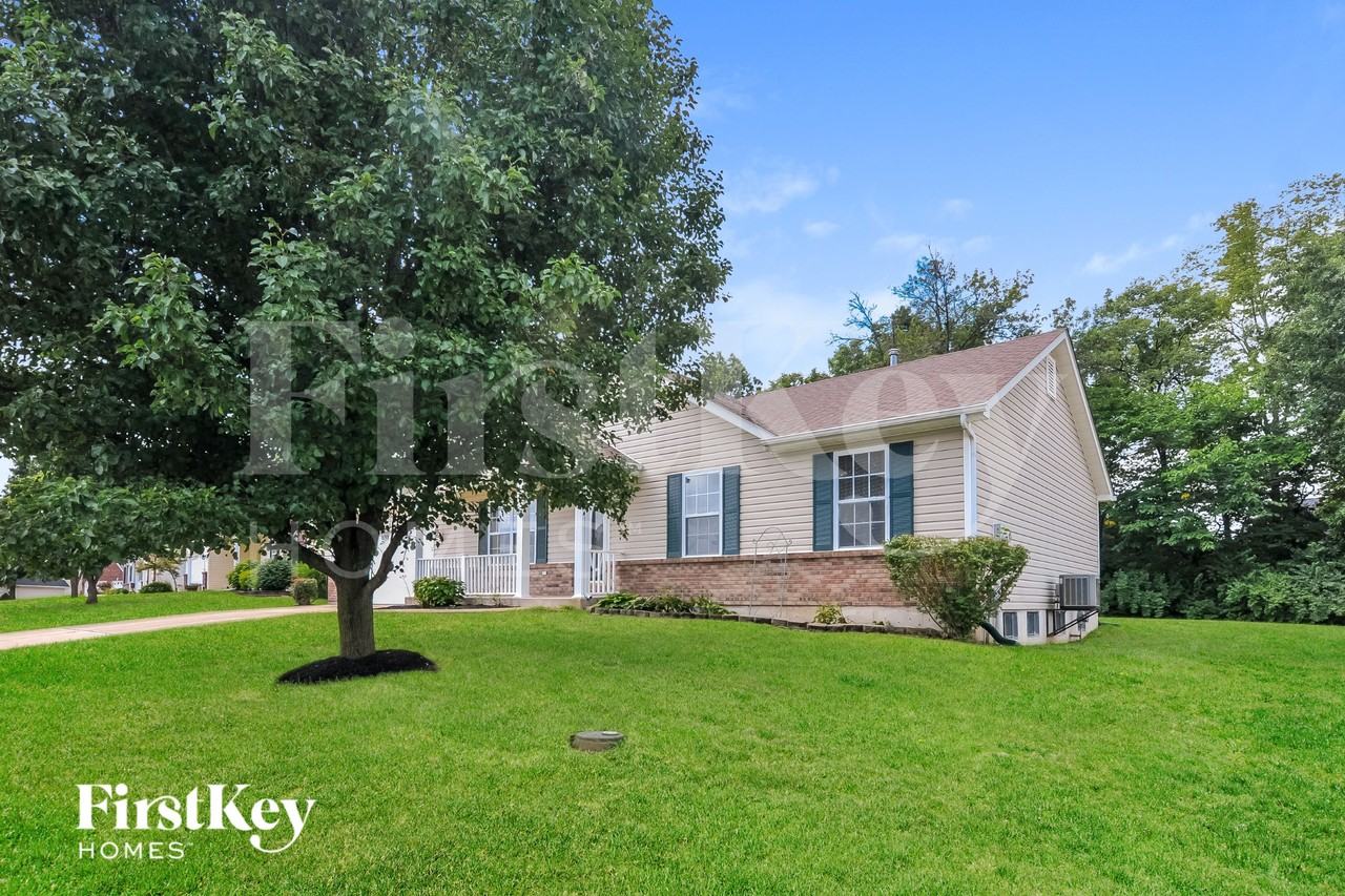 224 Victoria Dr - Photo 2 of 15